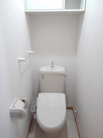 メゾン・ジェルメⅠのトイレ|清潔感のあるトイレです