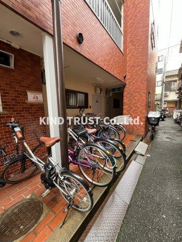 花ハイツのエントランス|ゆとりのあるエントランスです