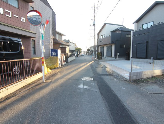 月々１１万円台～　新築戸建　川越市石原町2丁目の前面道路含む現地写真|南東側 5.0ｍ公道