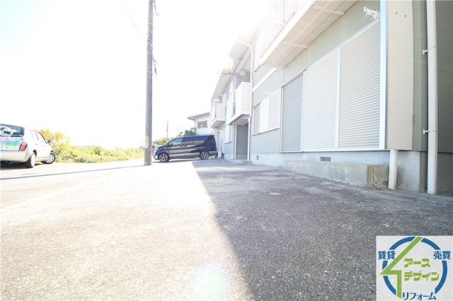 フローラル美苑の駐車場