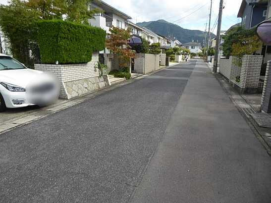 【前面道路含む現地写真】