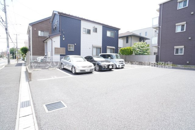 ソレアード　Mの駐車場