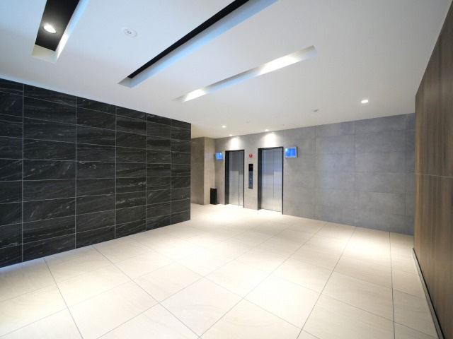 大阪市北区豊崎６丁目の賃貸マンションのロビー