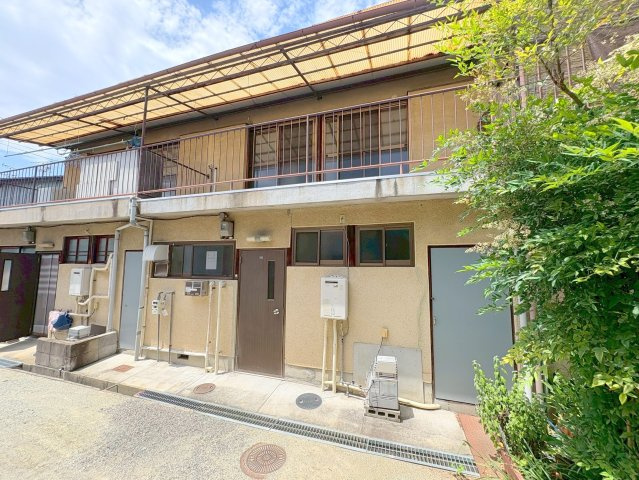 上地貸家のエントランス