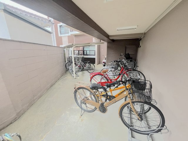 コアマンション老司の駐車場