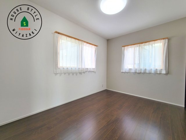 都城市一万城町モデル（1号棟）の寝室|主寝室には収納力に優れたクローゼットがありますので、お部屋もすっきり片付きます。