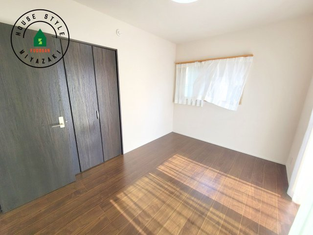 都城市一万城町モデル（1号棟）の子供部屋|穏やかな光が差し込む室内には、穏やかな時間が流れます。