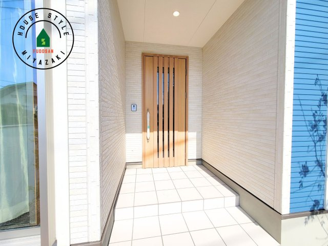 都城市一万城町モデル（1号棟）の玄関|おでかけの時も帰った時も、「我が家」を最初に感じでもらえる素敵な空間に。