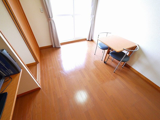 レオパレスアスカの居間・リビング|使いやすい居間です