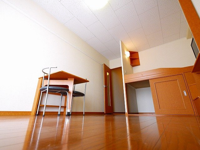 レオパレスアスカの寝室|内装は落ち着いています