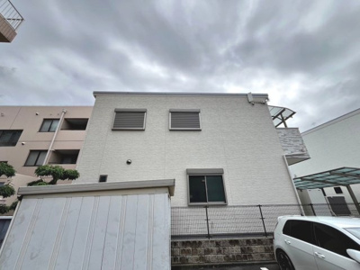 【外観】 | 曽根町２丁目　中古一戸建 | 南西面バルコニーですので、日当たり良好で洗濯物がよく乾きますね！