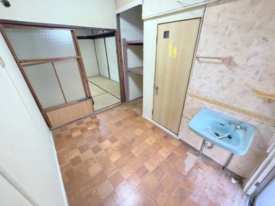 【洗面所】 | 次屋2丁目26－3・7連棟平屋　東から２軒目 | 約2.74帖