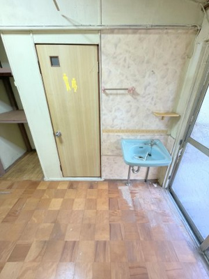 【洗面所】 | 次屋2丁目26－3・7連棟平屋　東から２軒目 | 約2.74帖