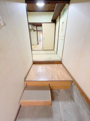 【玄関】 | 次屋2丁目26－3・7連棟平屋　東から２軒目