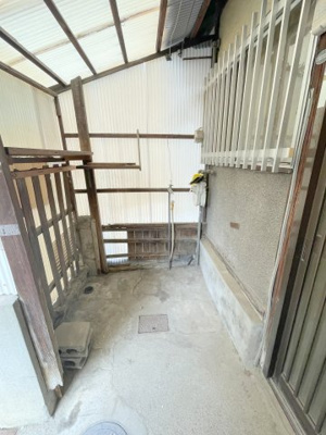 【玄関】 | 次屋2丁目26－3・7連棟平屋　東から２軒目 | 軒先土間