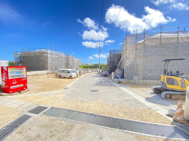 Heartful Town Okinawa　M号棟の前面道路含む現地写真