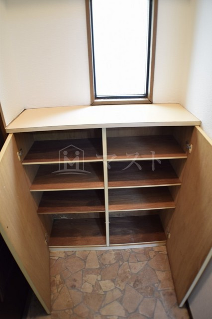 コスモリード大阪本町の収納