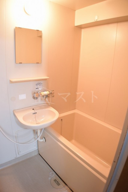 コスモリード大阪本町の浴室