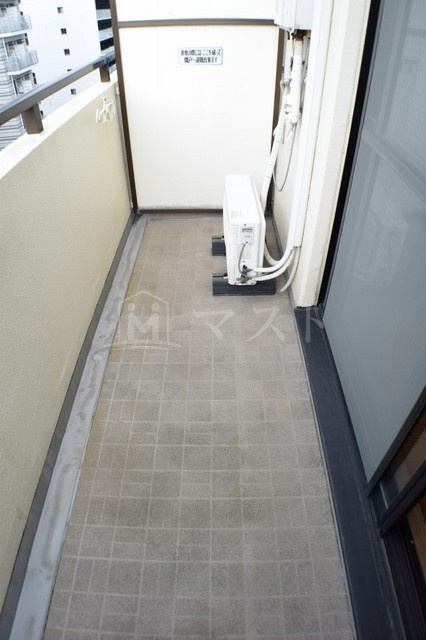 コスモリード大阪本町のバルコニー