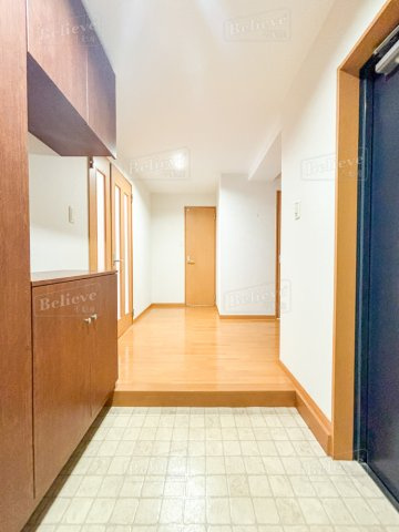 グラン・クリュ山川の玄関|シューズボックス付きの玄関です☆