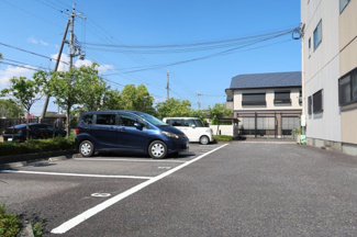 【駐車場】 | ロイヤルレインボー草津