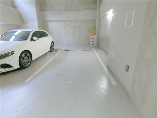 レガリス品川南大井パークサイドの駐車場