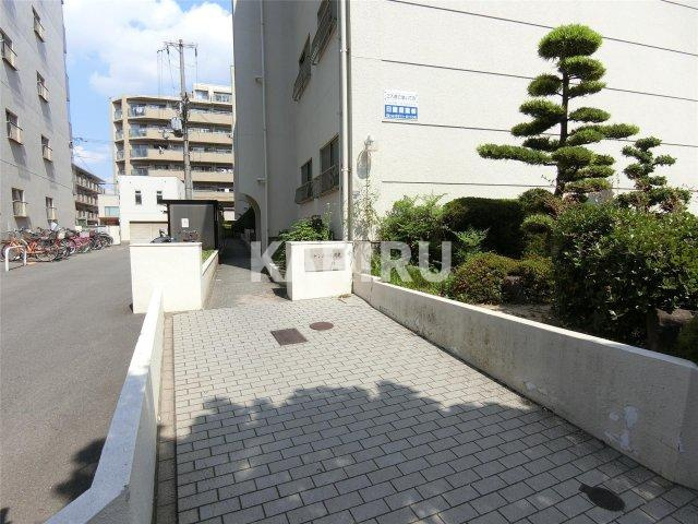 シャンボール鶴見のエントランス