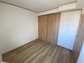 クローバー花畑ガーデンの洋室|ゆったりした洋室です