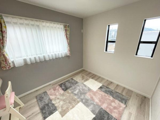 【その他】 | 複層ガラスを採用しております、結露になりにくくお部屋の温度を快適に保ちます。カビの抑制になるので、室内の空気はクリーンに。