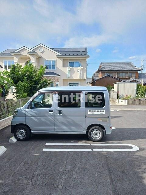 エテルノ　フィオーレの駐車場