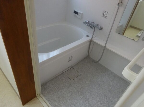 緑区曽根１丁目貸家の浴室