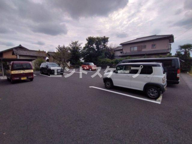 リノ　Ｂの駐車場|高崎、前橋エリアのお部屋探しはエンドスケープまで！お客様の理想お聞かせ下さい♪