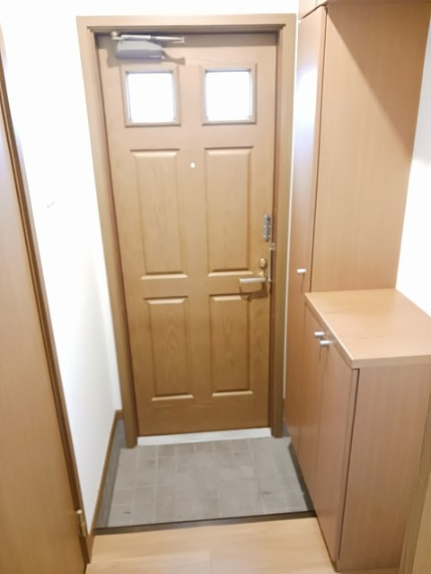 ヒルサイド・ガーデンAの玄関