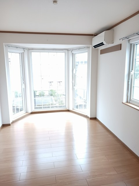 ヒルサイド・ガーデンAの洋室