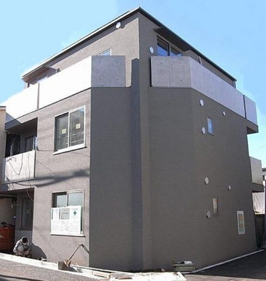 【外観】 | Maison N | 鉄筋コンクリート造のがっちりとした建物。
