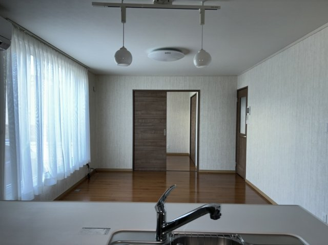 【居間・リビング】 | 未入居戸建　北見市とん田東町４７７番２１