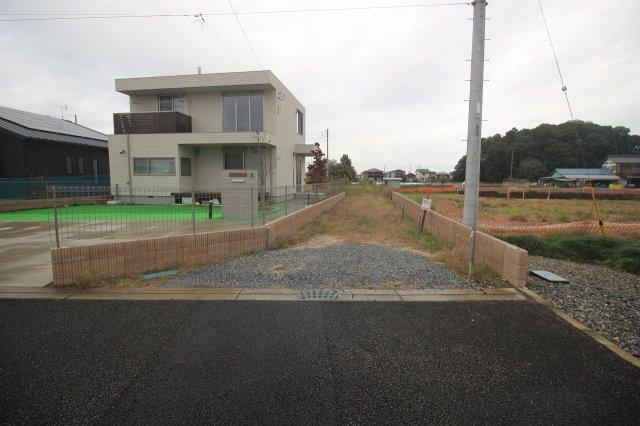 小山市間々田　区画2の外観|前面道路より（2024年11月撮影）