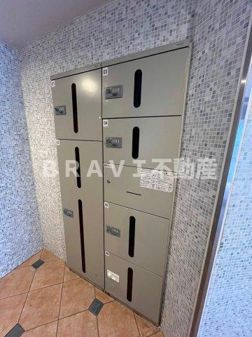 ニューシティアパートメンツ西天満　BRAVI不動産のその他共用部分|【ニューシティアパートメンツ西天満】宅配ボックスです