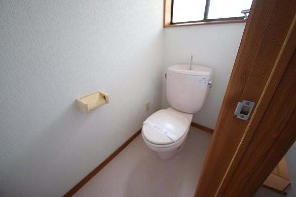 焼山中央戸建のトイレ
