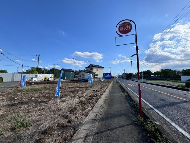 土地 狭山市柏原の前面道路含む現地写真|間口が広く車の出し入れスムーズ