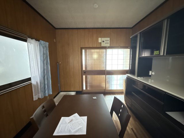 大津区恵美酒町1丁目IH戸建の居間・リビング