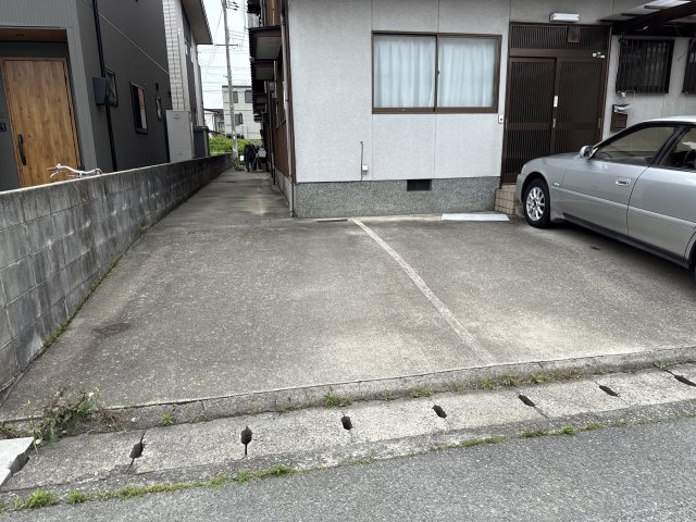 大津区恵美酒町1丁目IH戸建の駐車場