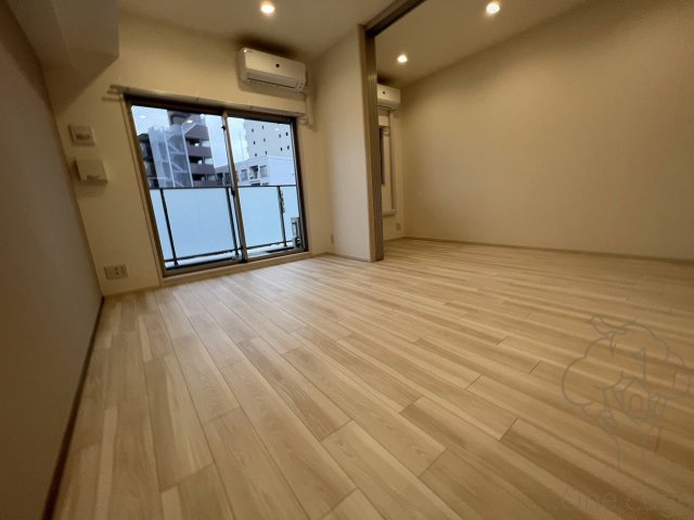 CASA REGULUS FUKUSHIMA NODAの居間・リビング