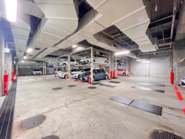 岡崎センタービルの駐車場