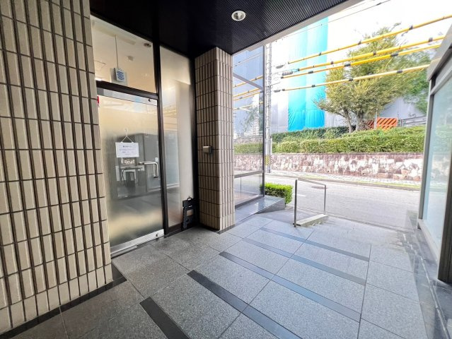 岡崎センタービルのロビー