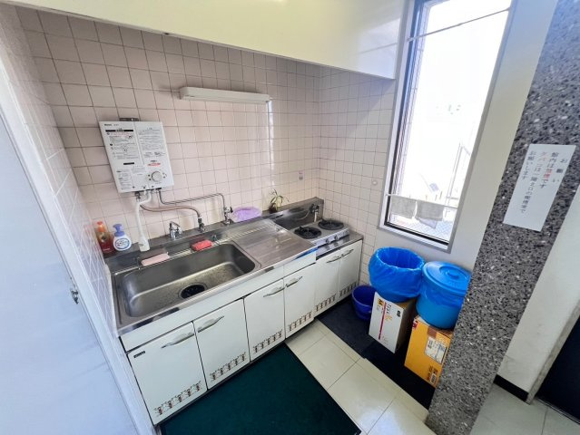 岡崎センタービルのキッチン