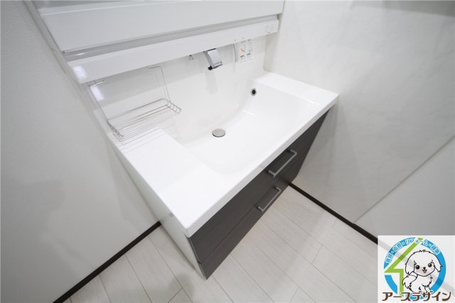 神戸市西区池上２丁目の中古一戸建の独立洗面台|朝の支度にも助かる、独立の洗髪洗面化粧台