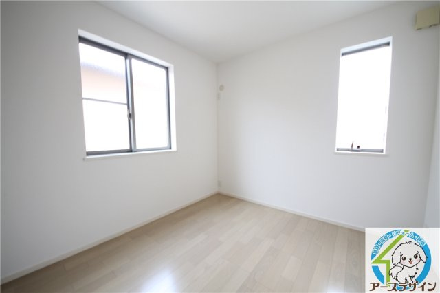 神戸市西区池上２丁目の中古一戸建の寝室|開放的な寝室です