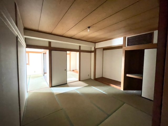 グリーン藤の内装