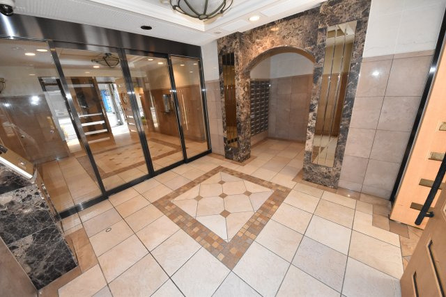 プレサンス東本町VOL２のエントランス